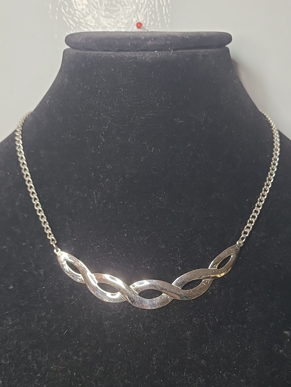 Sarah Coventry Silver Linked Wave Necklace